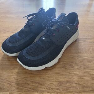 Men's Black Athletic Shoes